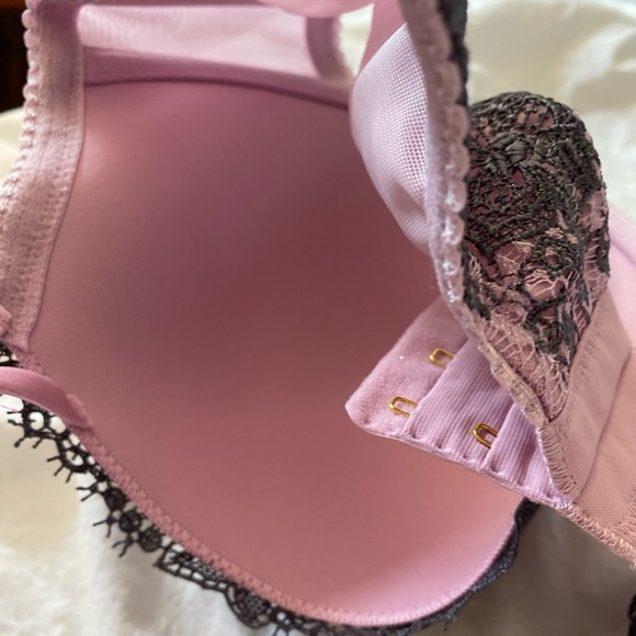 Ashley Graham bra 👙 - Picture 10 of 12